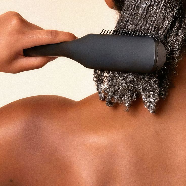 conditioning and detangling natural hair