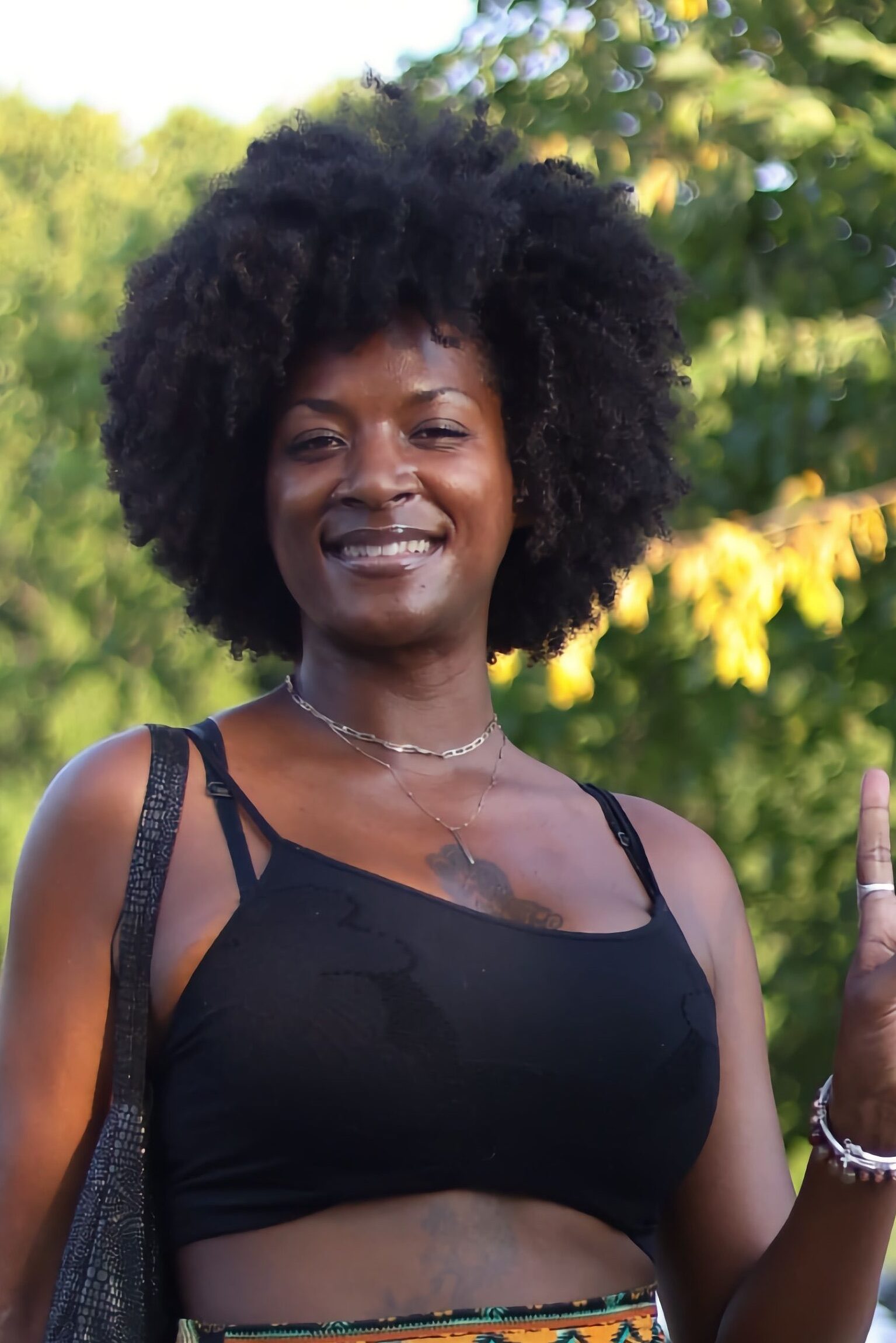 healthy-natural-hair-outdoors