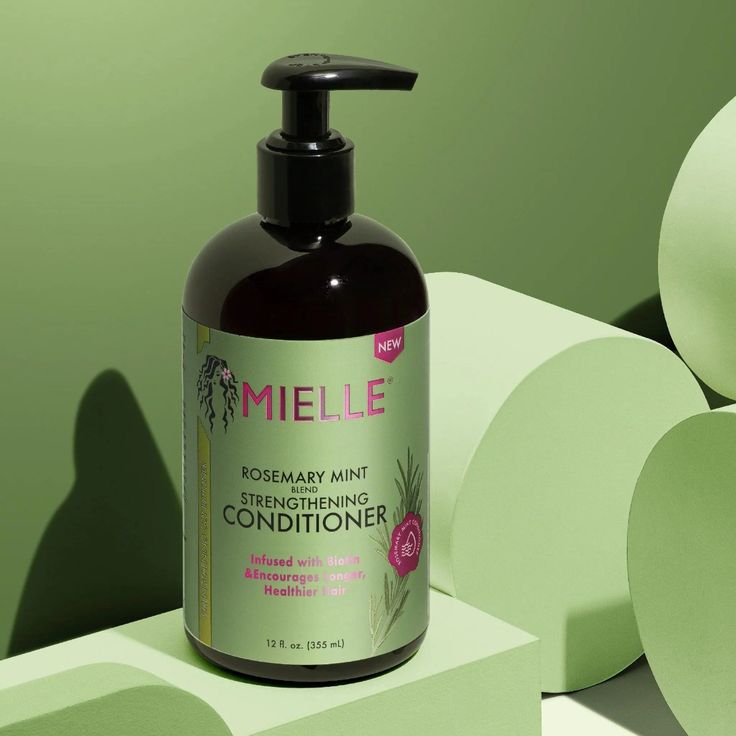 Mielle Organics Rosemary Mint Strengthening Conditioner for natural 4C hair.