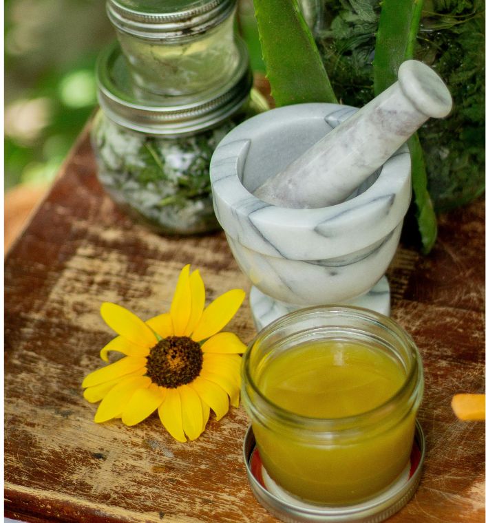 Aloe vera and olive oil DIY conditioner