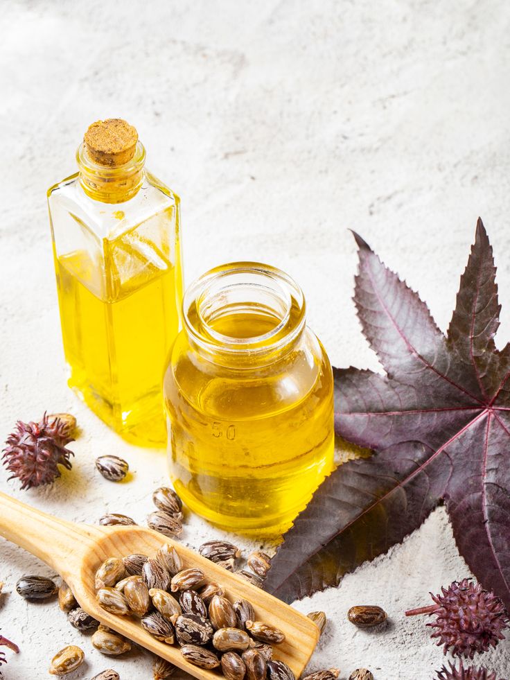 Castor and jojoba oil blend for natural hair