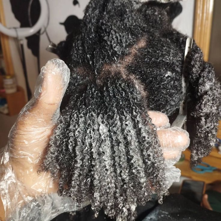Deep conditioning healthy medium-porosity natural hair.