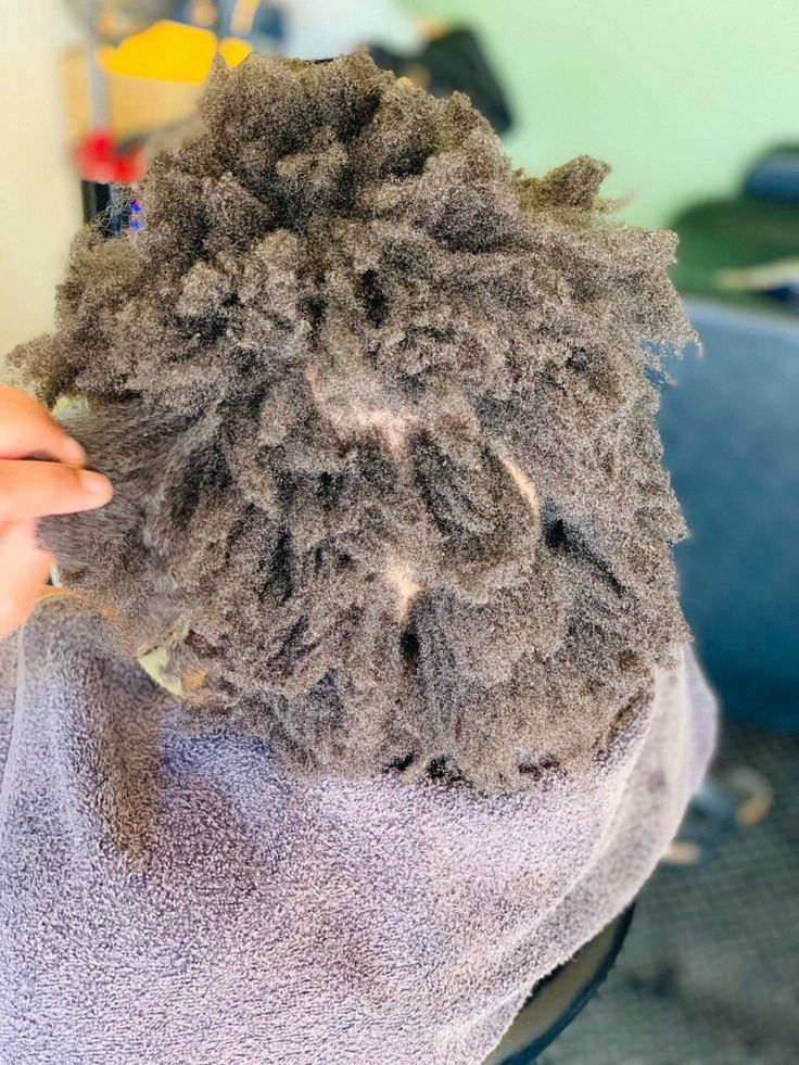  Dry natural hair that needs moisture