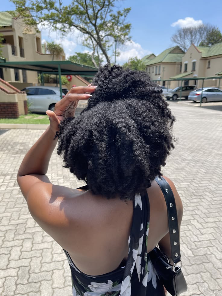 Healthy high-porosity 4C hair after following a consistent routine.