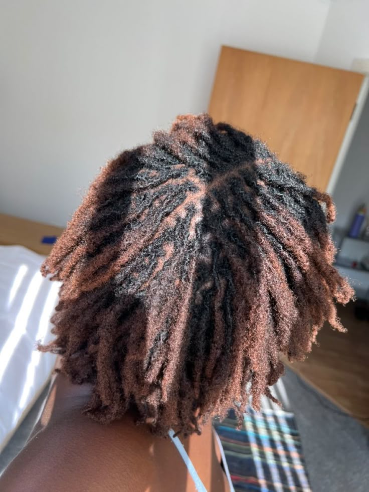 woman on healthy locs