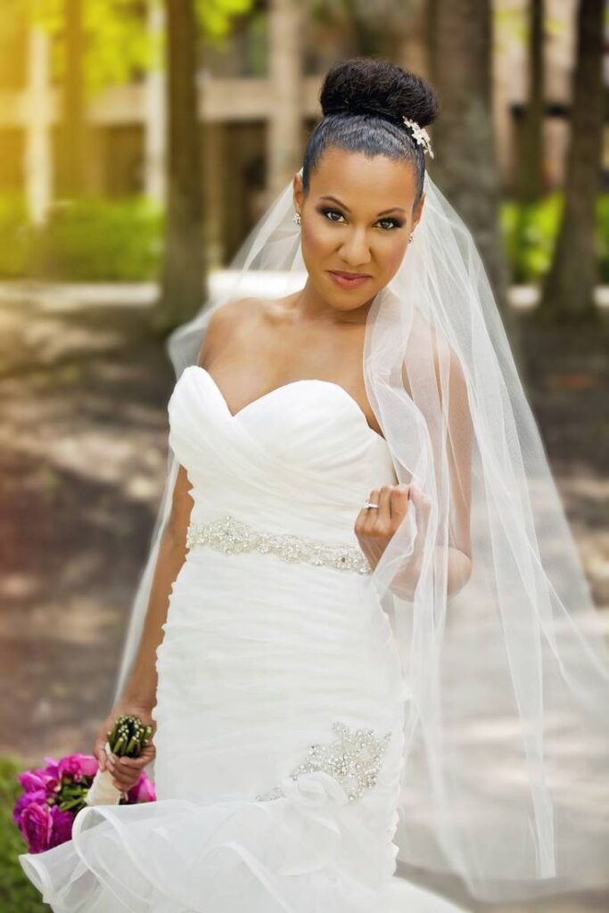 Natural 4C high bun with wedding veil