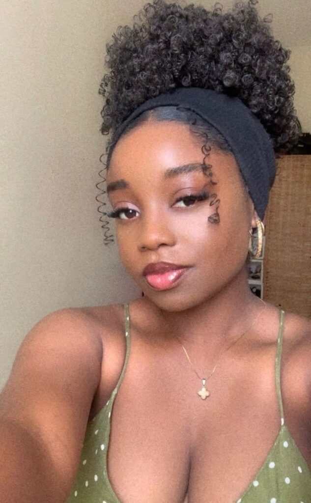 Natural 4C high puff with a fabric headband