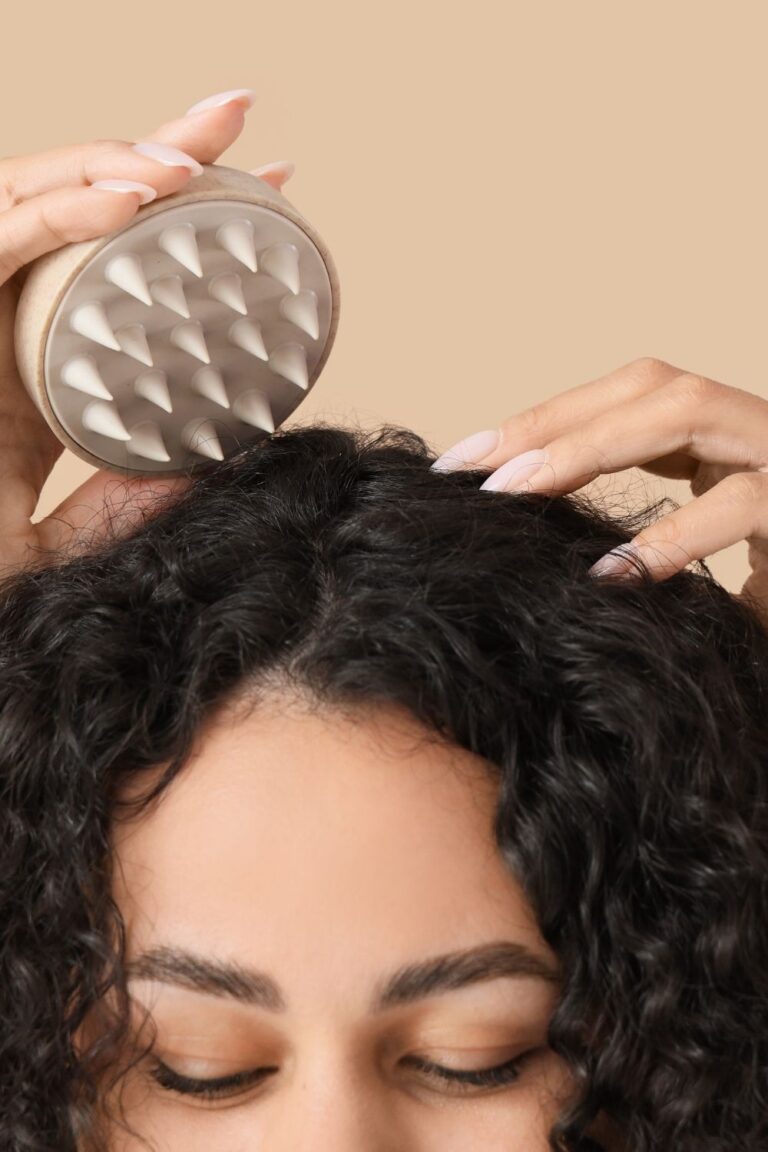 How to Get Rid of an Itchy Scalp Naturally