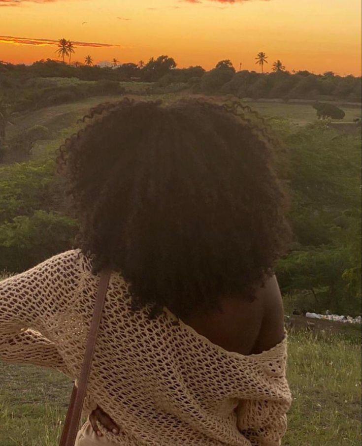 Natural 4C hair reacting to humid weather.