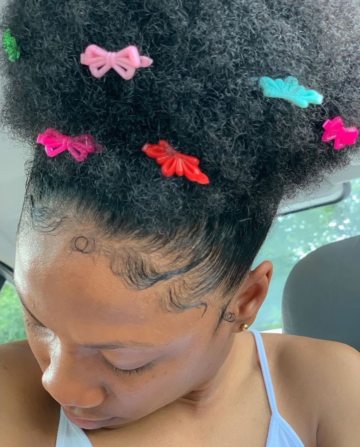 Natural 4C puff decorated with hair accessories