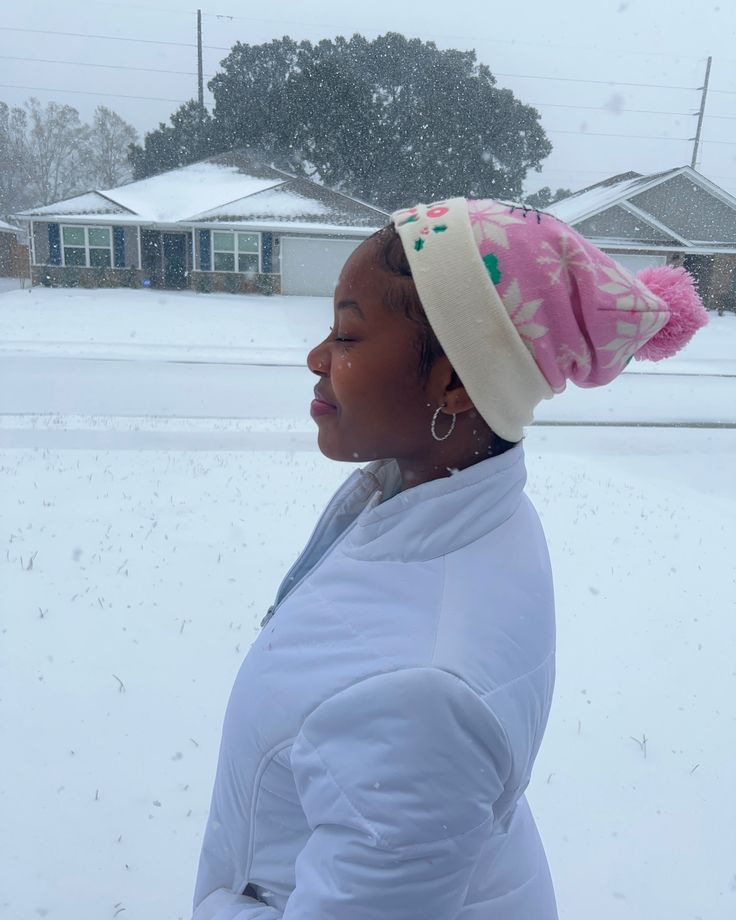 Natural 4C hair protected during cold weather.