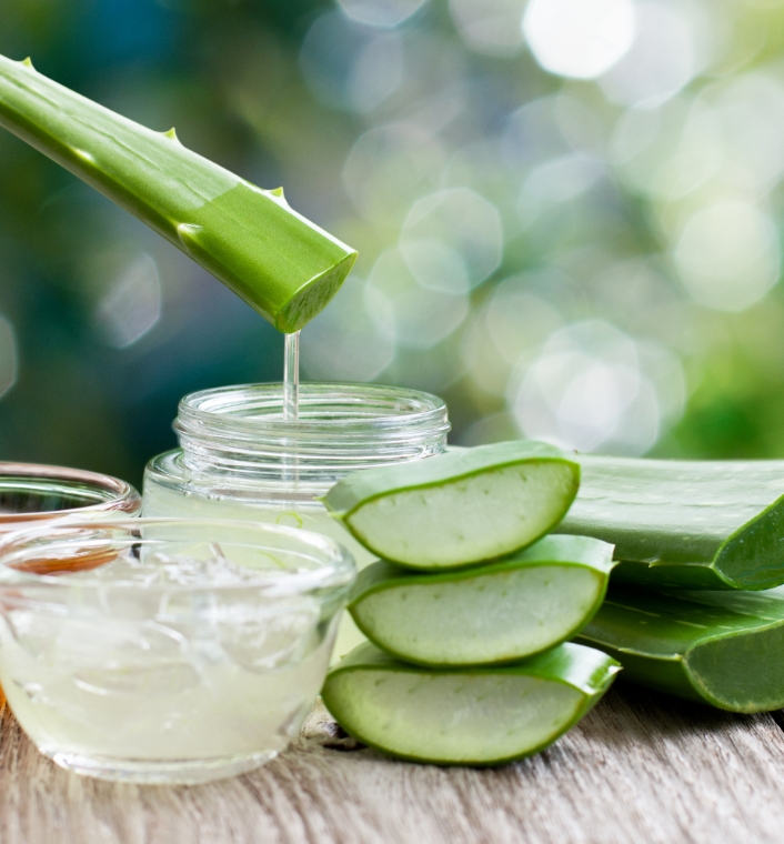 Aloe vera gel for hair refresh