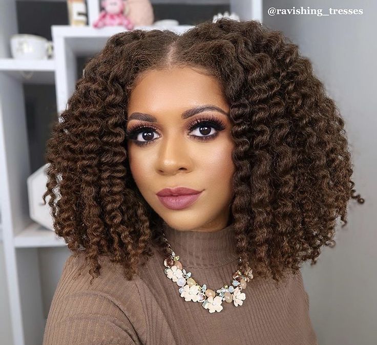 Center-parted twist-out with defined curl