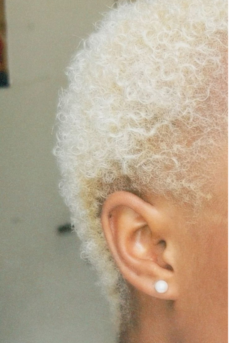 How to Bleach 4C Hair With Less Damage
