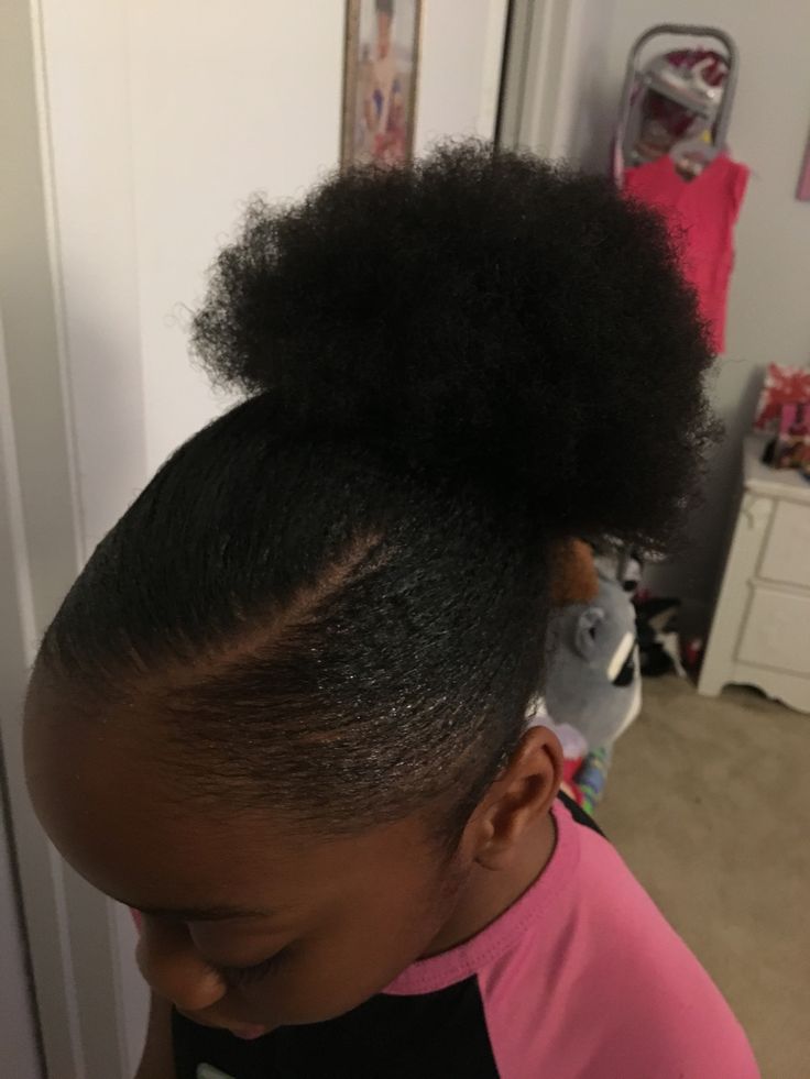 Side-parted puff on natural 4C hair