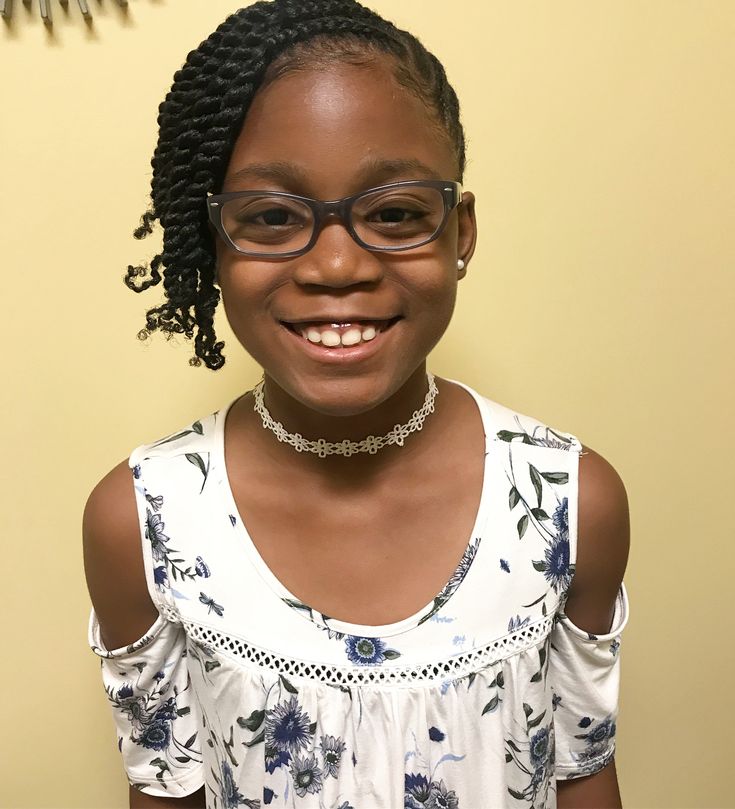 Side-swept twists on natural 4C hair