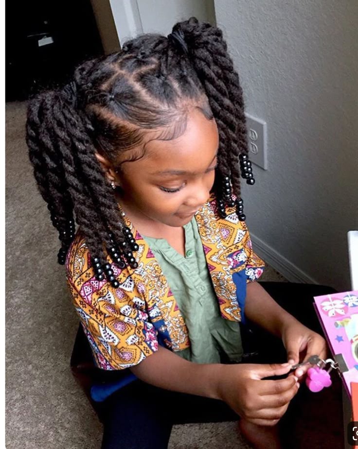 Two-strand twist puffs for natural 4C hair