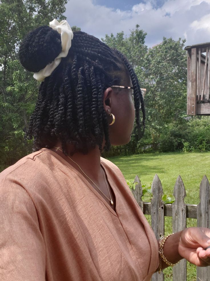 Low-manipulation natural 4C hairstyle suitable for summer