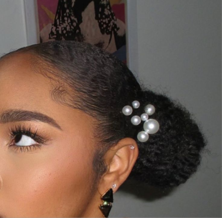 Elegant natural 4C puff hairstyle with pearl hair pins