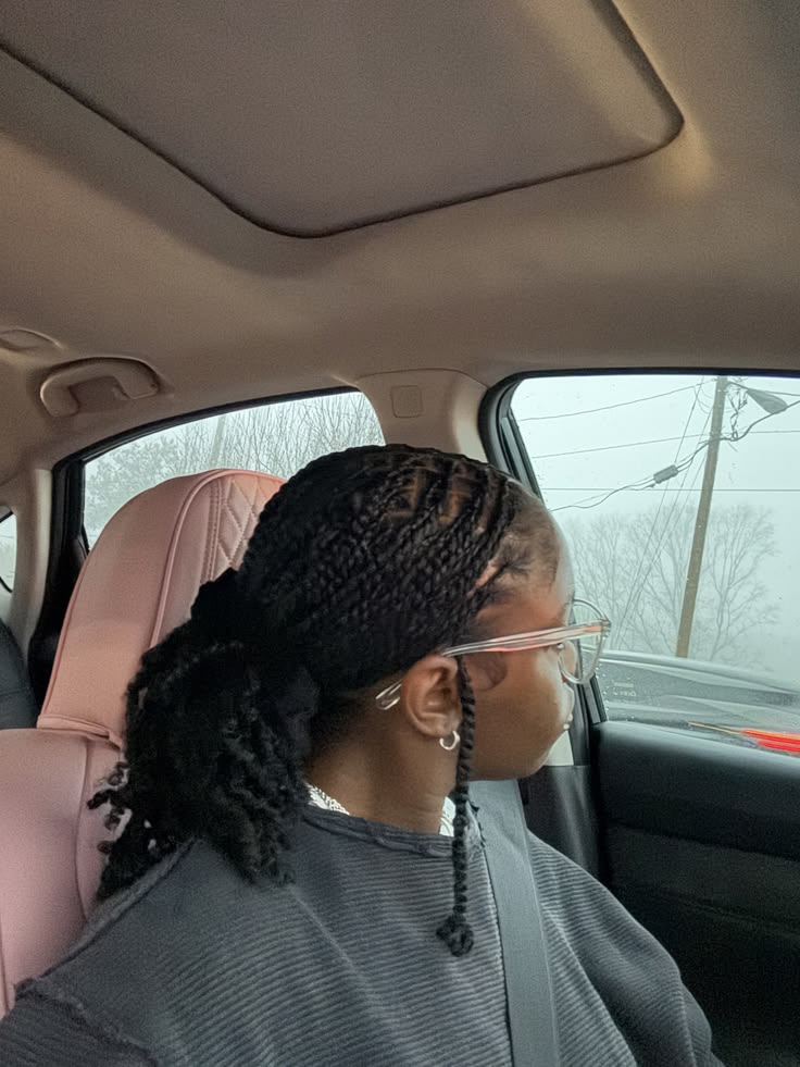 Simple natural 4C hairstyle that works in humid rainy weather