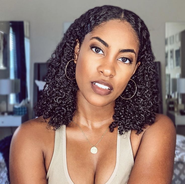 Glossy defined twist-out with a wet-look finish